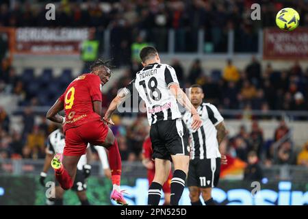 Rome, Italie. 16th avril 2023. Tammy Abraham de Roma marque 3-0 but par titre pendant le championnat italien Serie Un match de football entre COMME Roma et Udinese Calcio sur 16 avril 2023 au Stadio Olimpico à Rome, Italie - photo Federico Proietti/DPPI crédit: DPPI Media/Alamy Live News Banque D'Images