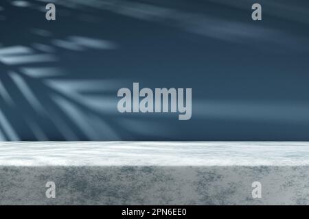 Comptoir de table avec nappe blanche à motifs contre un mur bleu avec lumière naturelle et ombres à feuilles tropicales. Contexte pour les aliments, les boissons ou Banque D'Images