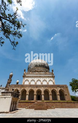 Extérieur de la tombe de Begum Hayat Baksh, tombes Qutub Shahi, Hyderabad, Telangana, Inde, Asie Banque D'Images