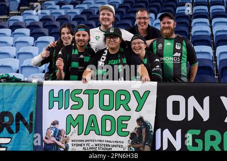 Sydney, Australie. 16th avril 2023. Les supporters de l'Ouest-Unis célèbrent la victoire après le match entre Sydney et l'Ouest-Uni au stade Allianz de 16 avril 2023 à Sydney, Australie Credit: IOIO IMAGES/Alamy Live News Banque D'Images