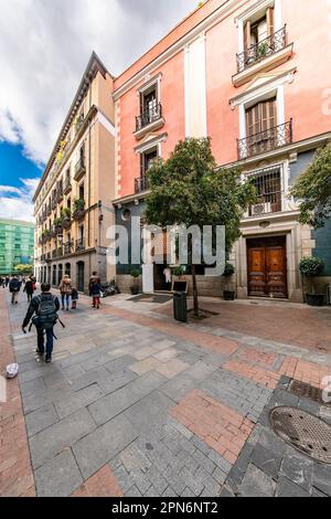 Rue étroite à Madrid près de Puerta del sol, Espagne Banque D'Images