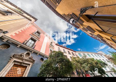 Rue étroite à Madrid près de Puerta del sol, Espagne Banque D'Images