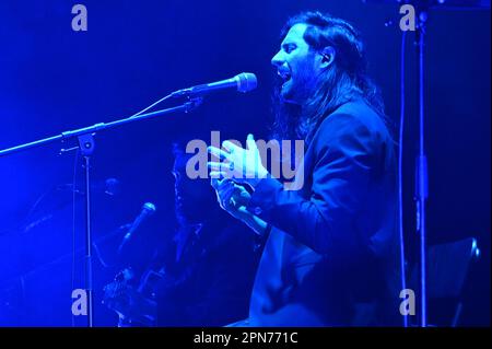 Padoue, Italie. 16th avril 2023. Aimone Romizi au cours de Fast Animals et Slow Kids -Concerto in Quattro Atti per Piccola Orchestra Da Camera, concert de musique à Padoue, Italie, 16 avril 2023 crédit: Agence de photo indépendante/Alamy Live News Banque D'Images