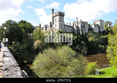 Château de Lismore sur la rivière Blackwater, ville de Lismore , comté de Waterford , région de Munster , Irlande Banque D'Images