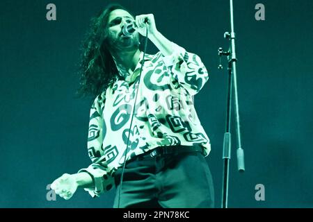 Padoue, Italie. 16th avril 2023. Aimone Romizi au cours de Fast Animals et Slow Kids -Concerto in Quattro Atti per Piccola Orchestra Da Camera, concert de musique à Padoue, Italie, 16 avril 2023 crédit: Agence de photo indépendante/Alamy Live News Banque D'Images