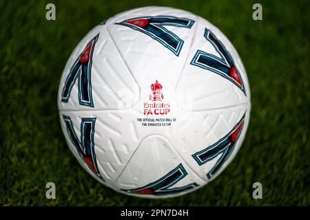 Mitre Pro Delta FA Cup ball Banque D'Images