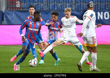 Caen, France. 15th avril 2023. © PHOTOPQR/OUEST FRANCE/Martin ROCHE/OUEST-FRANCE ; Caen ; 15/04/2023 ; ce samedi 15 avril 2023 la 31 ème journée de Ligue 2 BKT Stade Malherbe de Caen - Paris FC Maxime Bernauer déjà sur Bilal Brahimi Photographe: Martin ROCHE *** Légende locale *** crédit: MAXPPP/Alay Live News Banque D'Images