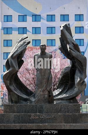 IVANO-FRANKIVSK, UKRAINE - 14 AVRIL 2023 - le monument d'Ivan Franko, poète, écrivain, critique social et littéraire ukrainien, journaliste, interprète Banque D'Images