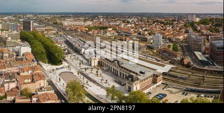 FRANCE, HAUTE-GARONNE (31) TOULOUSE, MARENGO BONNEFOY, GARE MATABIAU, VUE AÉRIENNE Banque D'Images