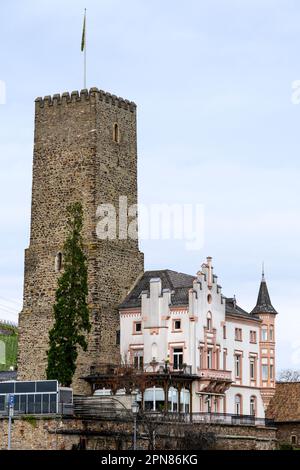 Château de Boosenburg, une tour de guet du 12th siècle avec une résidence du milieu du 19th siècle. Situé à Rudesheim, en Allemagne Banque D'Images