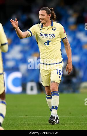 Naples, Italie. 15th avril 2023. Milan Djuric de Hellas Verona gestes pendant la série Un match entre Napoli et Hellas Verona au Stadio Diego Armando Maradona, Naples, Italie le 15 avril 2023. Credit: Giuseppe Maffia/Alay Live News Banque D'Images