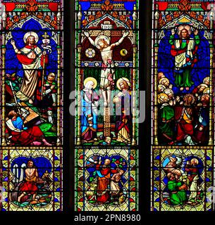 Vitraux de William Wailes, 1861, Résurrection, Crucifixion et Ascension, de Jésus, Église de Baconsthorpe, Norfolk, Angleterre, Royaume-Uni Banque D'Images