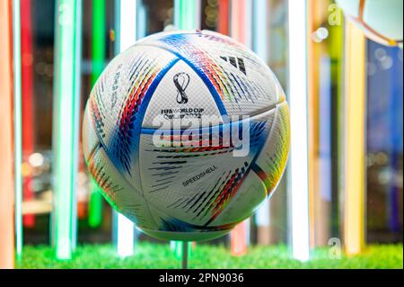 Une photo de l'Al Rihla, la coupe du monde de la FIFA Adidas 2022 au Qatar balle officielle. Banque D'Images