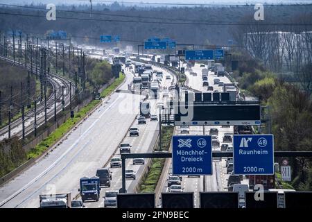 Autoroute A3 près de Flörsheim, avant la jonction de l'autoroute Mönchhof, voie rétrécir en raison des travaux routiers, Hesse, Allemagne Banque D'Images