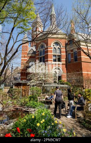 Jefferson Market Garden au printemps, West Village, New York. Banque D'Images