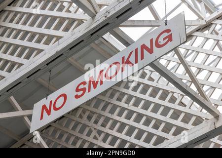 Avion hangar Duxford IWM de classe II* Banque D'Images