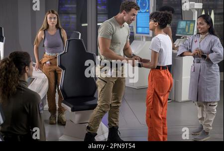 L'ARK, de gauche à droite: Tiana Upcheva, Richard Fleeshman, deux par