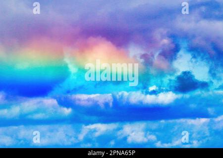 Couleur étonnante d'un nuage arc-en-ciel vu à Maui. Banque D'Images