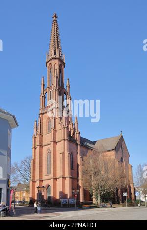 Église protestante néo-gothique construite en 1857, Offenburg, Ortenau, Forêt Noire du Nord, Forêt Noire, Bade-Wurtemberg, Allemagne Banque D'Images