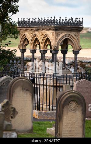 Tombe Grace Darlings à l'extérieur de l'église St Aidans, Bamburgh, Northumberland Banque D'Images