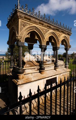 Tombe Grace Darlings à l'extérieur de l'église St Aidans, Bamburgh, Northumberland Banque D'Images