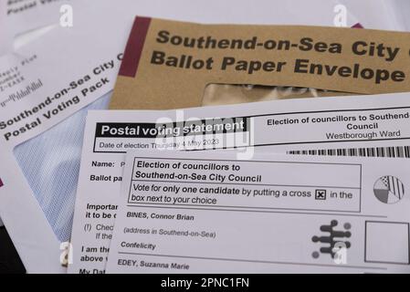 Southend on Sea, Essex, Royaume-Uni. 18th avril 2023. Des élections locales devraient avoir lieu dans tout le Royaume-Uni le jeudi 4th mai 2023 pour élire des conseillers et des maires aux conseils et aux autorités unitaires. Vote postal les bulletins de vote sont arrivés aux adresses enregistrées pour les votes postaux dans le quartier de Westborough de Southend on Sea City Council, qui a été tenu par le Labour lors des élections de 2019. En plus des quatre principaux partis, un parti local nommé Confelicity est debout Banque D'Images