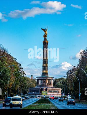 La colonne de la victoire, Siegessäule - monument conçu par Heinrich Strack avec sculpture en bronze de Victoria par Friedrich Drake.Tiergarten,Mitte,Berlin, Banque D'Images