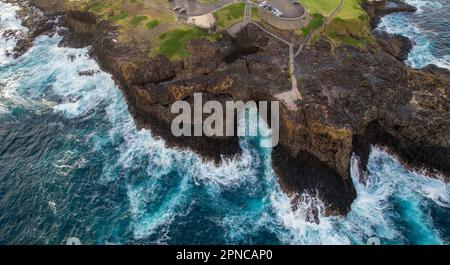 Prises de vue par drone en Australie dans l'État de Nouvelle-Galles du Sud à Kiama Blowhole et Lighthouse Banque D'Images