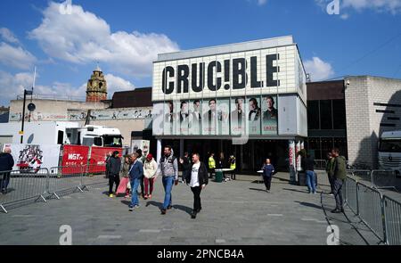 Vue sur le Crucible Theatre, stade du Championnat du monde de Snooker de Cazoo, au Crucible Theatre, Sheffield. Date de la photo: Mardi 18 avril 2023. Banque D'Images