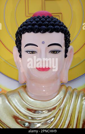 Temple bouddhiste de Phu son Tu. Siddhartha Gautama, le Bouddha Shakyamuni. Chau Havane. Vietnam. Banque D'Images