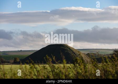 Silbury Hill le 11th novembre 2022 à West Kennett, dans le Wiltshire, en Angleterre. Crédit : nouvelles SMP Banque D'Images