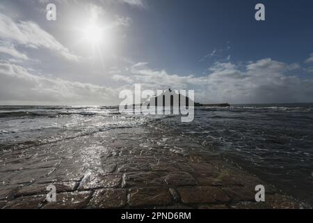 Mont St Micheal à marée haute le 30th octobre 2022. St Micheal's Mount est une île marémotrice située dans la baie de Mount, en Cornouailles, en Angleterre. Crédit : nouvelles SMP Banque D'Images