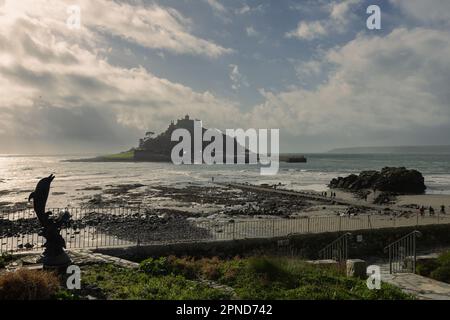 Mont St Micheal à marée haute le 30th octobre 2022. St Micheal's Mount est une île marémotrice située dans la baie de Mount, en Cornouailles, en Angleterre. Crédit : nouvelles SMP Banque D'Images