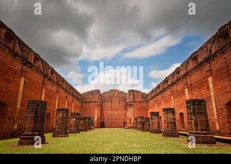 Les ruines des missions jésuites de 'Jesús de Tavarangue', Itapúa, Paraguay. Banque D'Images