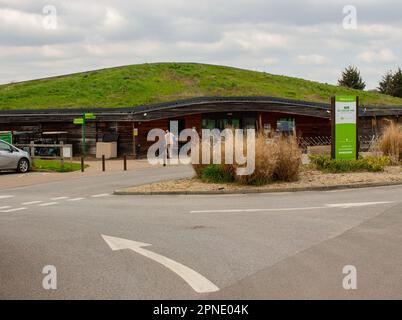 Parcours de golf de Richmond Park, Richmond, Surrey, Royaume-Uni; voiturettes de golf à l'extérieur du pavillon Banque D'Images