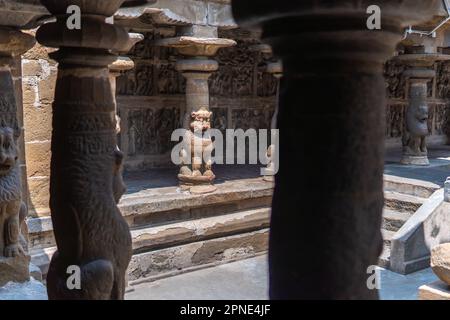 Une statue de lion mythologique dans le temple de Vaikunta Perumal, l'un des 108 divya desams à Kanchipuram, Tamil Nadu, Inde Banque D'Images