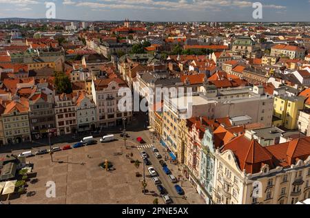 PILSEN, RÉPUBLIQUE TCHÈQUE, EUROPE - antenne de bâtiments sur la place principale de Pilsen. Namesti Republiky Plzen. Banque D'Images