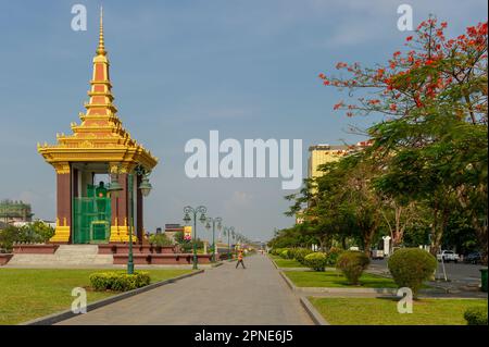 Statue de Sihanouk Norodom, Phnom Penh, Cambodge Banque D'Images