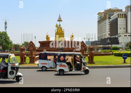 La statue de Samdech Choun Nath, Phnom Penh, Cambodge Banque D'Images