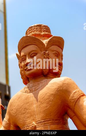 La statue de Samdech Choun Nath, Phnom Penh, Cambodge Banque D'Images