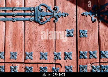 Porte en bois. Alburquerque, Badajoz, Estrémadure, Espagne, Europe Banque D'Images