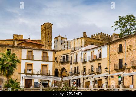 Détail de la Plaza Mayor de Trujillo et derrière l'Alcazaba. Trujillo, Cáceres, Estrémadure, Espagne, Europe Banque D'Images