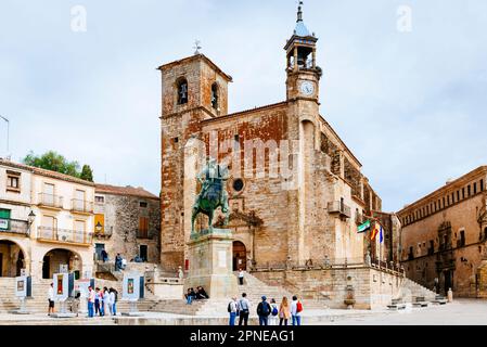 Église de San Martin, Plaza Mayor, place principale. Trujillo, Cáceres, Estrémadure, Espagne, Europe Banque D'Images