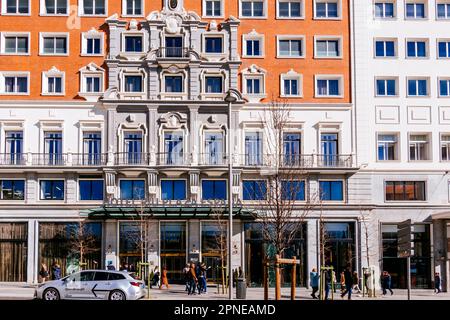 Détail de l'entrée. L'hôtel Riu Plaza España est un gratte-ciel historique. Ouvert en 1953 comme Edificio España, Espagne bâtiment, une structure à usage mixte con Banque D'Images