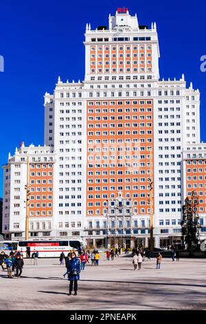 L'hôtel Riu Plaza España est un gratte-ciel historique. Ouvert en 1953 sous le nom de Edificio España, bâtiment espagnol, une structure à usage mixte contenant un hôtel, offi Banque D'Images