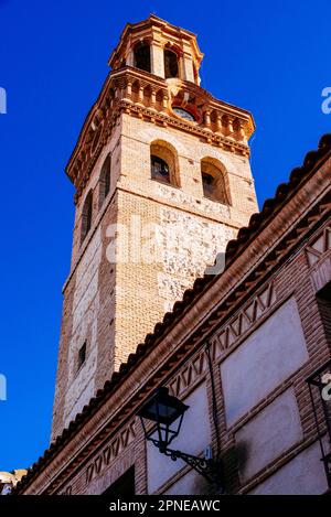 Détail de la tour Mudejar du Teatro Lope de Vega - Théâtre Lope de Vega, ancien Collège de la Société de Jésus. Au départ, c'était un collège, lat Banque D'Images