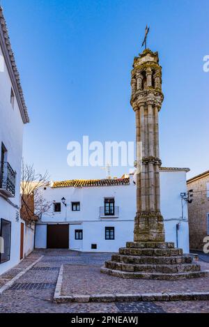 Pilier de cour, de style gothique, dont l'emplacement d'origine était au centre de la Plaza Mayor. Aujourd'hui, il est situé sur la rue Lope de Vega. Ocaña, Toledo, C. Banque D'Images