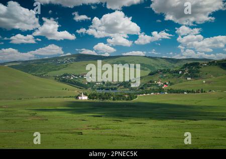 Une journée d'été dans le plateau de Persembe. Les célèbres Highlands de la mer Noire sont des destinations de voyage. Aybasti, Ordu, Türkiye Banque D'Images