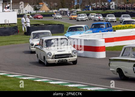 2023 avril - White Lotus Cortina Mk1 se réunit lors de la réunion des membres de Goodwood 80. Banque D'Images