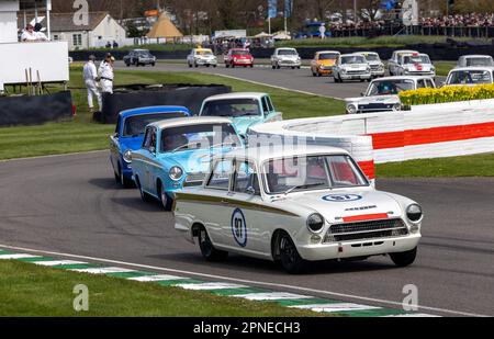 2023 avril - White Lotus Cortina Mk1 se réunit lors de la réunion des membres de Goodwood 80. Banque D'Images